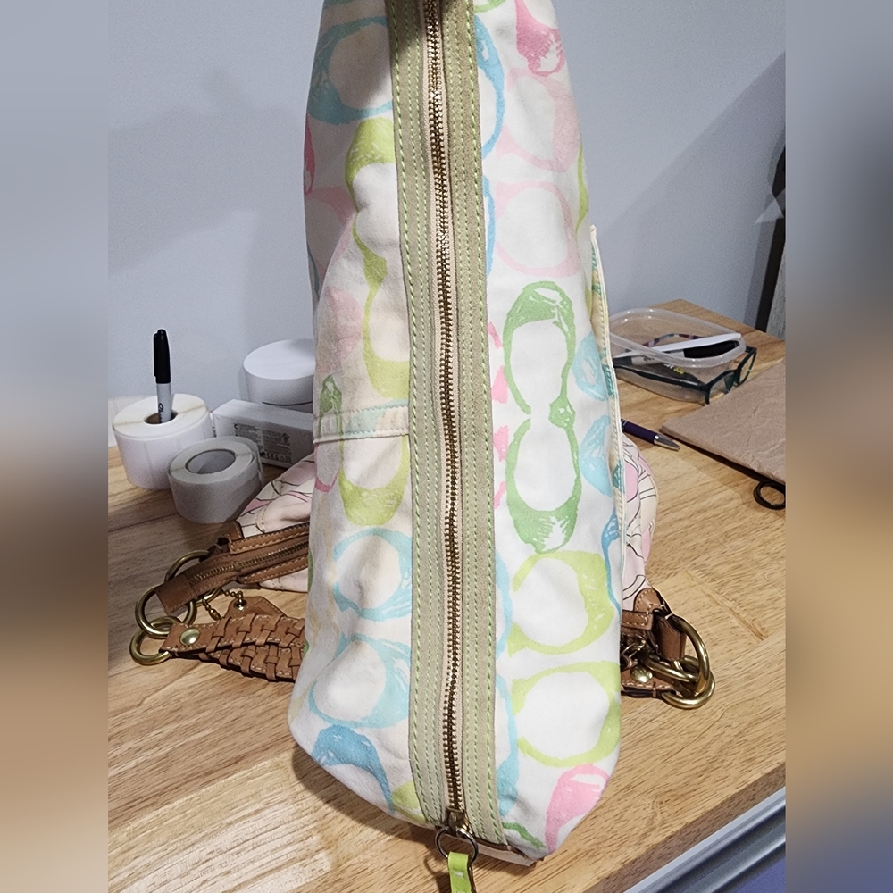 Coach Purse 👛 - Picture 6 of 16